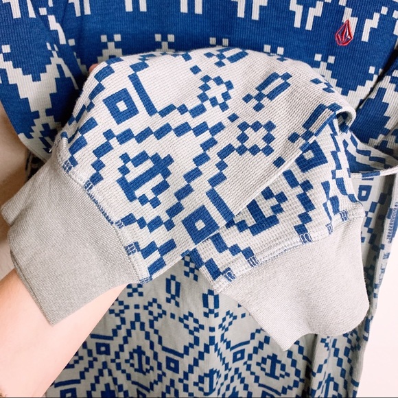 VOLCOM NWT thermal sweater - Picture 4 of 4